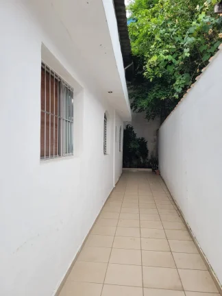 Imagem Casa em uma rua tranquila na Zona Norte - 100M² de área construída, 4 Dorms, 2 Vagas, Cozinha Ampla.