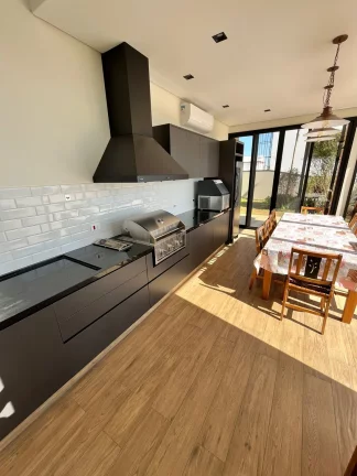 Imagem Belissima casa a venda no Condomínio Riviera de Santa Cristina XIII - Paranapanema.