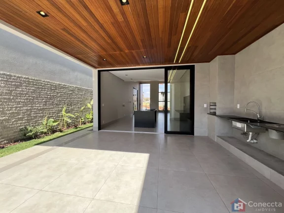 Imagem Mansão de Alto Padrão à Venda no Estância das Águas em Patos de Minas – 3 Suítes, Piscina e Acabamento Luxo