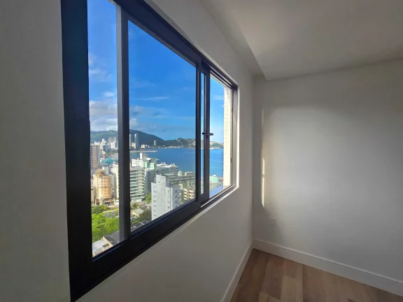 Imagem Apartamento vista mar com 3 suítes e 3 vagas de garagem no Centro de Itapema
