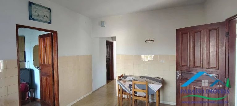 Imagem Casa no Centro com 4 Dormitórios com Amplo Terreno - Paraisópolis MG