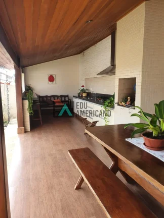Imagem Casa com excelente terreno à venda em bairro residencial