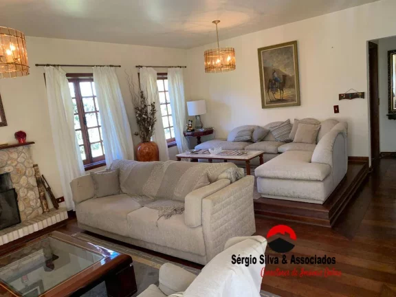 Imagem Casa para Locação Anual na Região do Alto do Capivari em Campos do Jordão.