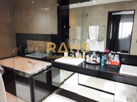 Imagem Espetacular apartamento de muito requinte e bom gosto localizado em região nobre da cidade. Com um ...