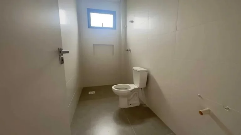 Imagem Casa com 3 dormitórios sendo 1 suíte e 2 vagas garagem - Campeche | Florianópolis/SC