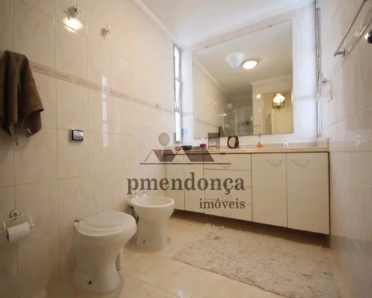 Imagem Apartamento amplo, arejado, com living para 2 ambientes, 2 dormitórios, lavabo, cozinha, área de s...