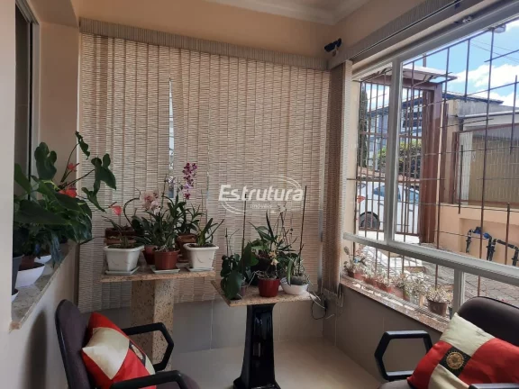 Apartamento térreo amplo com localização central