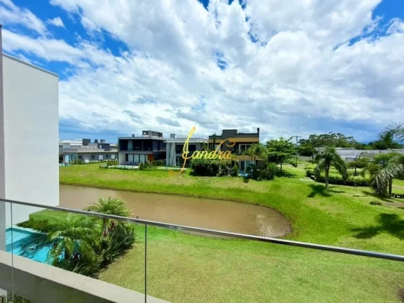 Imagem Casa em condomínio fechado beira de lago com 04 suítes_- entrega maio 2022