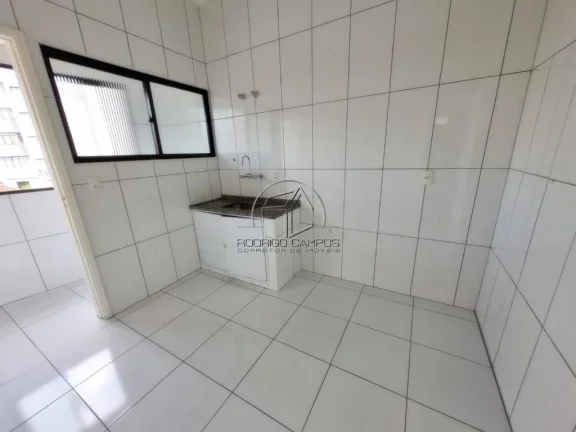Imagem Espaçosa Casa Sobreposta Alta 2 Quartos no Tupi, Praia Grande