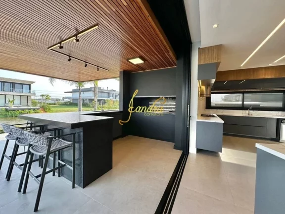 Imagem Sobrado contemporâneo no condomínio Sense mobiliado e decorado