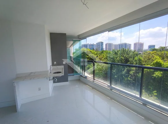 Imagem Apartamento de 4 Quartos na Barra da Tijuca perto do Posto 6 com 147 m²