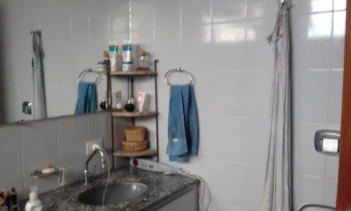 Imagem Casa à venda em Piracicaba. 03 dormitórios com armários embutidos sendo 01 suíte com banheira de...