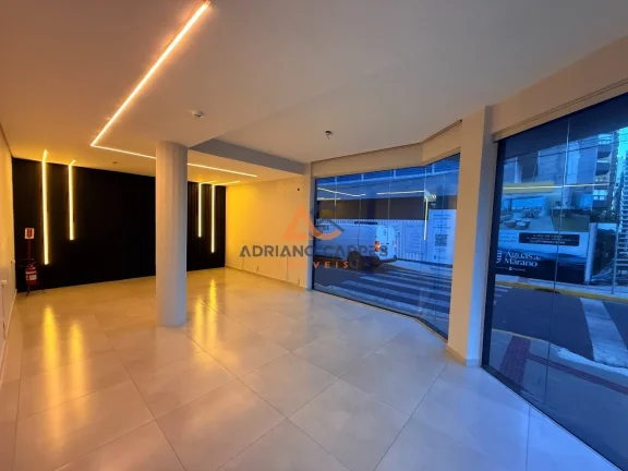 Imagem Aluguel Anual de sala comercial de esquina no Centro de Piçarras, Adriano Carpes Imóveis Aluga