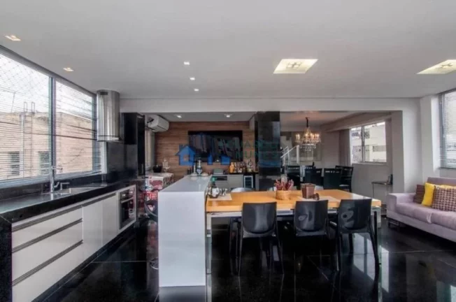 Foto do imóvel: COBERTURA COM 04 QUARTOS E 02 SUÍTES NO CARMO