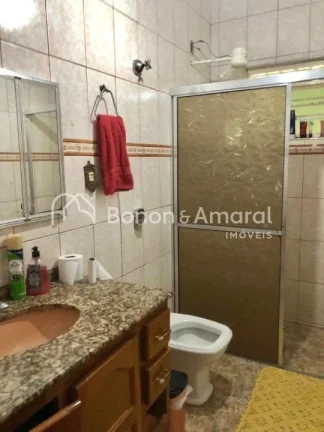 Imagem Casa da frente tem 2 dormitórios, sendo uma suite, sala, cozinha e lavanderia, cômodos bem amplos ...