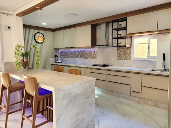 Imagem Casa de Alto Alto padrão fora de condomínio