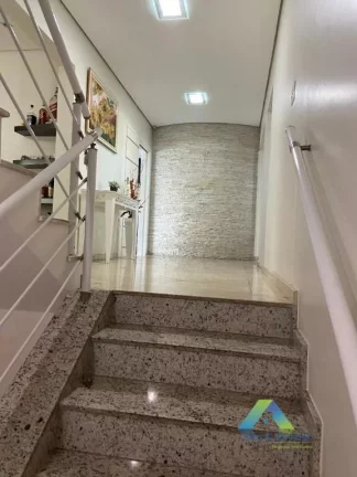 Imagem BAIRRO JARDIM SANTO ANDRE EXCELENTE SOBRADO DESIGNER MODERNO ALTO PADRÃO 3 SUITES, ESPAÇO GOURMET, 8 VAGAS OTIMO VALOR E LOCALIZAÇÃO !