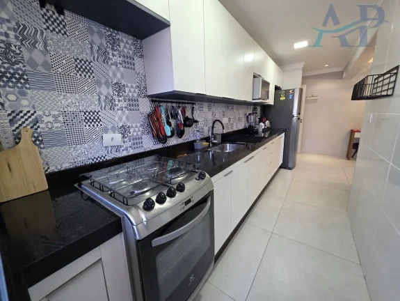 Imagem Apartamento no Canto do Forte em Praia Grande com 2 Dormitórios.