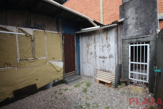 Imagem Terreno com 2 Casas + Depósito | Oportunidade de Investimento em Balneário Camboriú