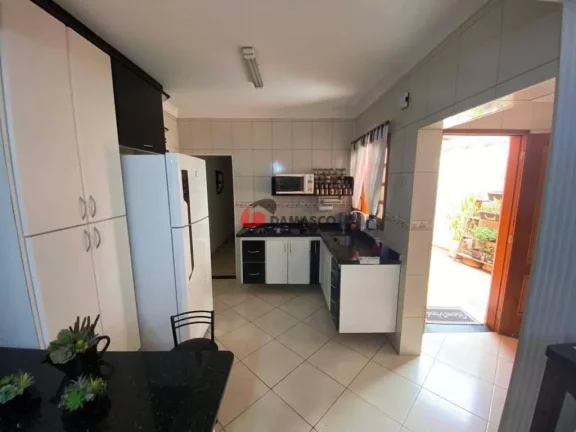Imagem Casa à venda 2 Quartos, 1 Suite, 2 Vagas, 178M², Campestre, Santo André - SP