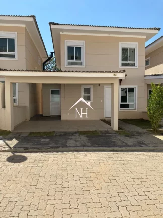 Casa em condomínio fechado com 3 suítes, 2 vagas na Ganja Viana.