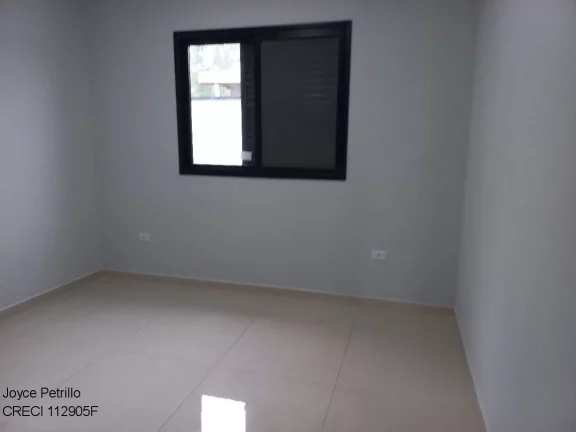 Imagem Casa com Piscina e Cascata a Venda em Peruíbe.