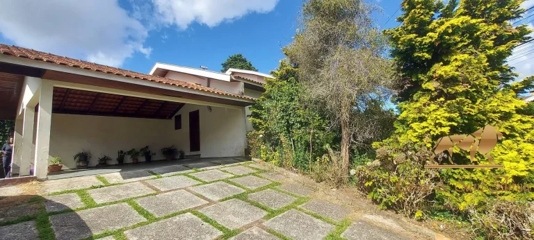 Imagem Casa com 730m², a venda, no Bairro Alto do Capivari em Campos do Jordão-SP