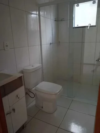 Imagem Casa com 2 dormitórios e garagem coberta para 2 carros em Balneário Perequê