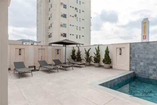 Imagem Apartamento 4 ou + dormitórios para Venda em Balneário Camboriú / SC no bairro Centro