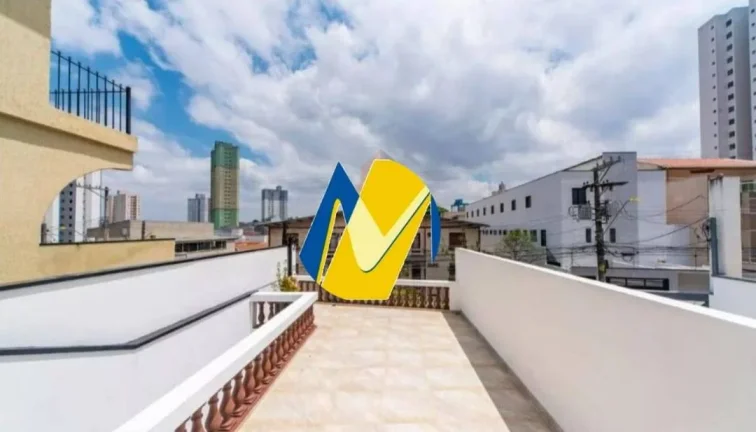 Imagem Sobrado amplo com 3 dormitórios e cozinha planejada - pronto pra morar