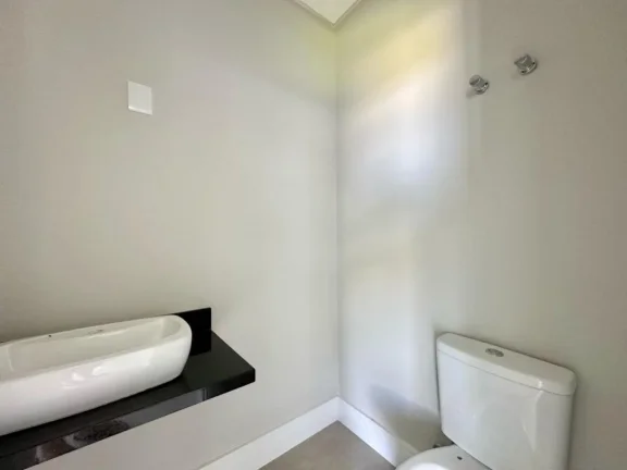 Foto do imóvel: Casa em Condominio 4 Dormitórios - Bairro Araçá