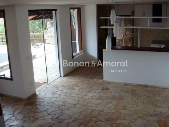 Imagem Casa com vista privilegiada, com 3 quartos, sendo 2 suítes com varanda, banheiros com blindex, sót...