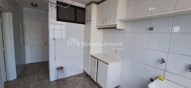Imagem Localizado no coração do Cambuí, um dos bairros mais desejados de Campinas, este amplo apartament...