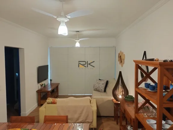 APARTAMENTO PRAIA DA ENSEADA com 2 dormitórios sendo 1 suíte,1 vaga de garagem,varanda gourmet com churrasqueira