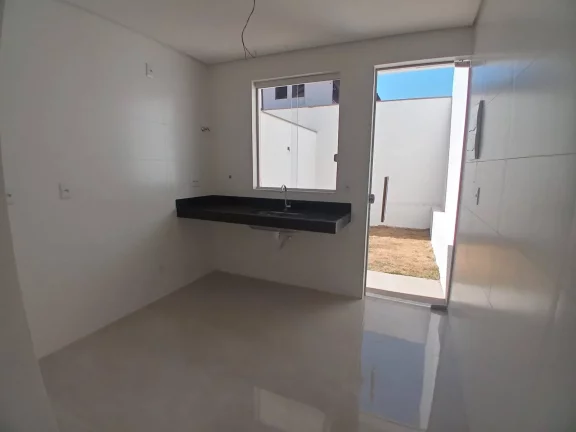 Imagem casa geminada, 2 suítes, 1 varanda,1 lavabo, 1 garagem