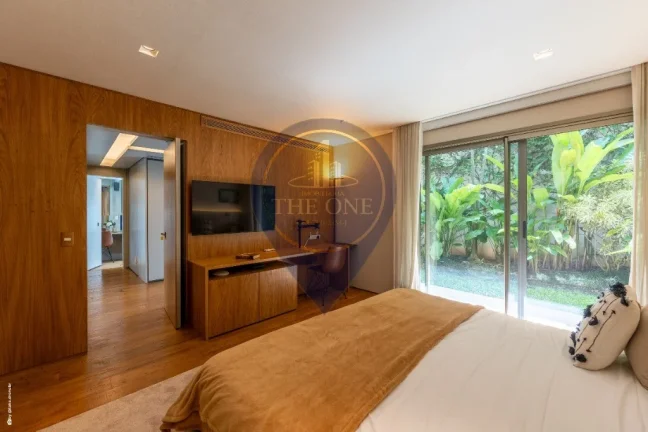 Imagem Imperdível: Casa à venda em SP, 3 quartos, 3 suítes, 2 salas, 5 banheiros, 4 vagas e 628m² no Alto de Pinheiros!