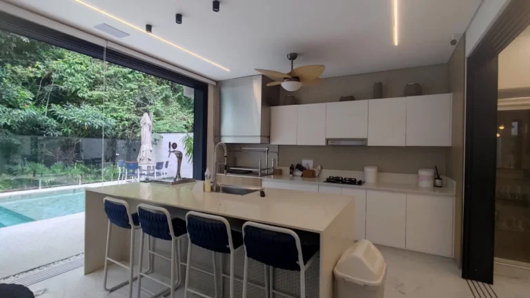Imagem Casa de Luxo à Venda em Riviera de São Lourenço Módulo 24 - 5 Quartos, 5 Suítes, 3 Salas, 4 Vagas de Garagem