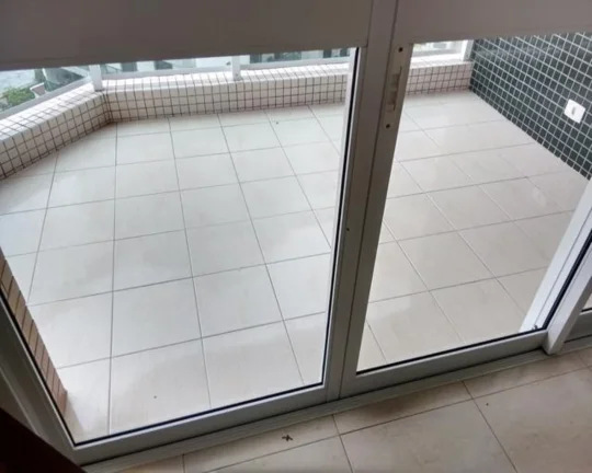 Imagem Apartamento à venda no Guarujá na Praia das Pitangueiras.