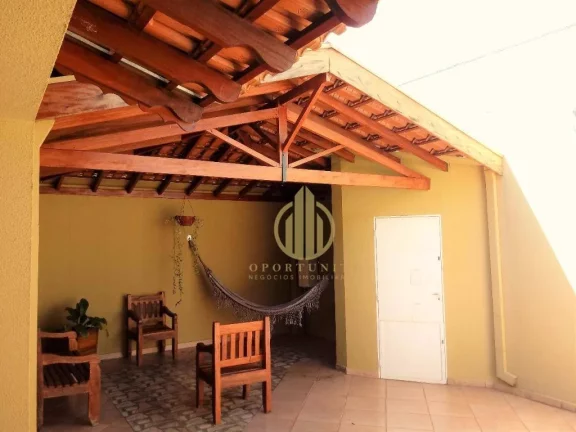 Imagem Casa residencial de três dormitórios com suíte