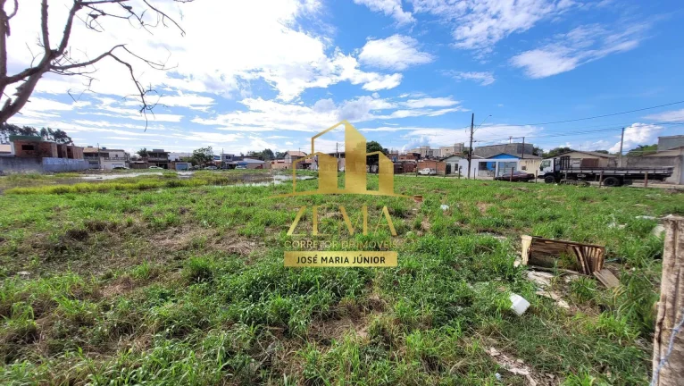 Imagem Terreno plano com 8500 m2, em 03 ruas, proximo a escolas e centro esportivo
