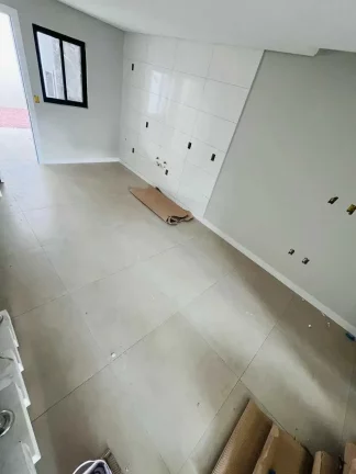 Imagem Geminado com 3 dormitórios sendo 1 suíte e 2 vagas - Bom Retiro | Joinville/SC