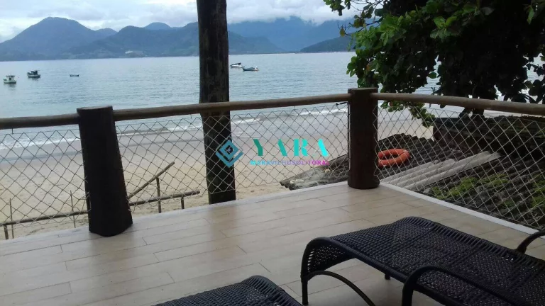 Imagem Ubatuba casa pé na areia -Almada