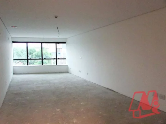 Imagem No bairro Higienópolis, conjunto comercial com 94,00 m² com terraço e vaga.