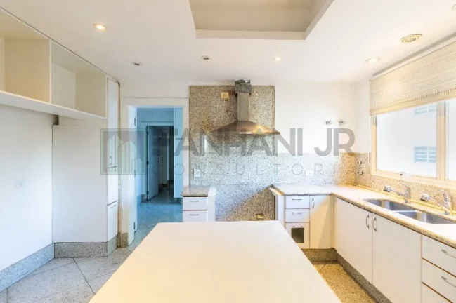 Imagem Deslumbrante apartamento de 4 quartos e 4 suítes no Jardim Paulistano, São Paulo - SP: 465m², 4 salas, 6 banheiros e 5 vagas de garagem.