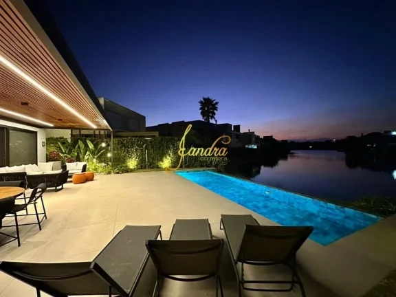 Imagem Sobrado Beira Lago, mobiliado e decorado com 05 suítes sacada/piscina