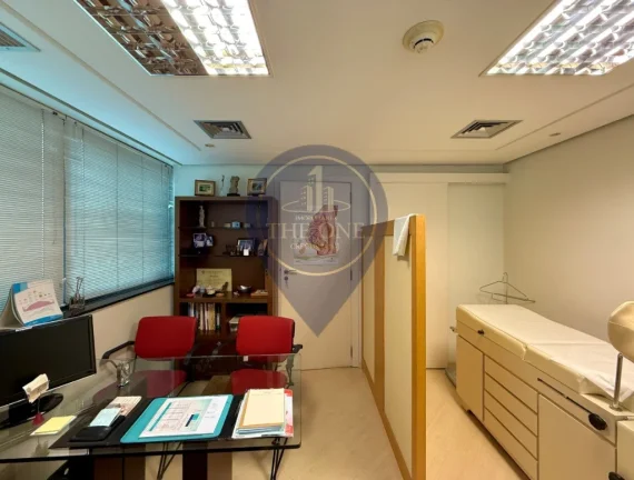 Imagem Conjunto Comercial à Venda em Moema com 2 Banheiros, 1 Vaga e 47m² - São Paulo-SP