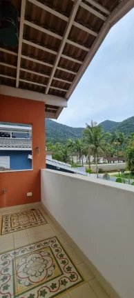 Imagem Casa de condomínio à venda na praia do Lázaro em Ubatuba!