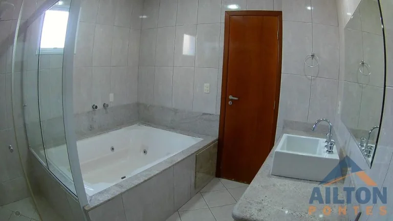 Imagem Apartamento com 4 Quartos Frente p/ Mar à Venda em Praia do Morro - Guarapari/ES