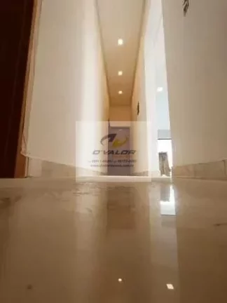 Imagem Vendo casa em condomínio fechado, com 202m², 3 suítes s/ 1 master, área gourmet, piscina e 4 vagas