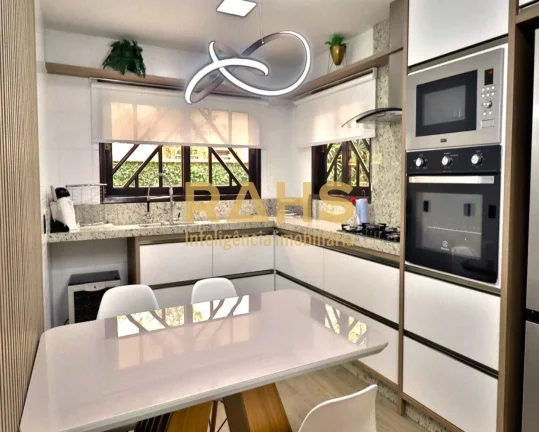 Imagem Ótima casa averbada e semi mobiliada localizada no bairro Costa e Silva, próximo a Marquês de Oli...